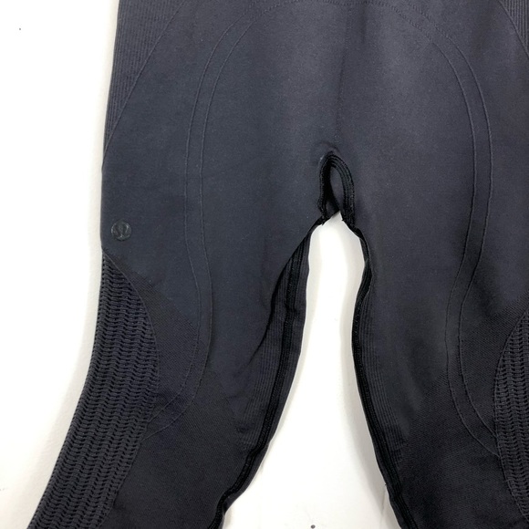 Lululemon In The Flow Crop II Compression Capris - Picture 8 of 9